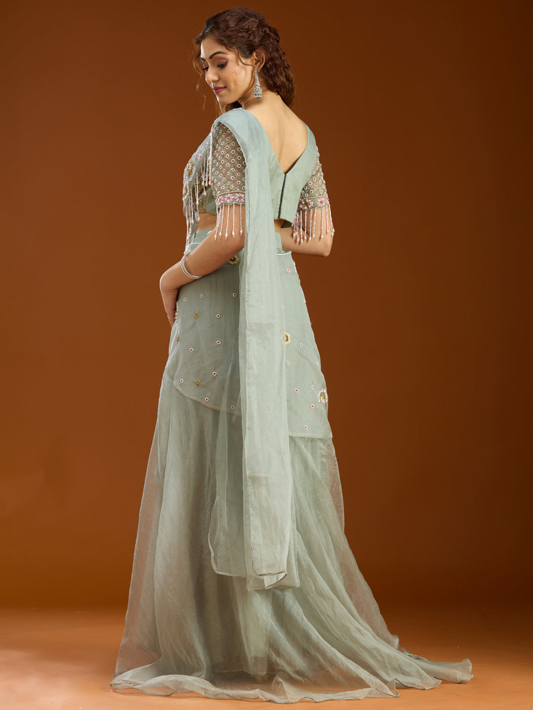 Sea Green Organza  Threadwork Saree With Matching Blouse Piece