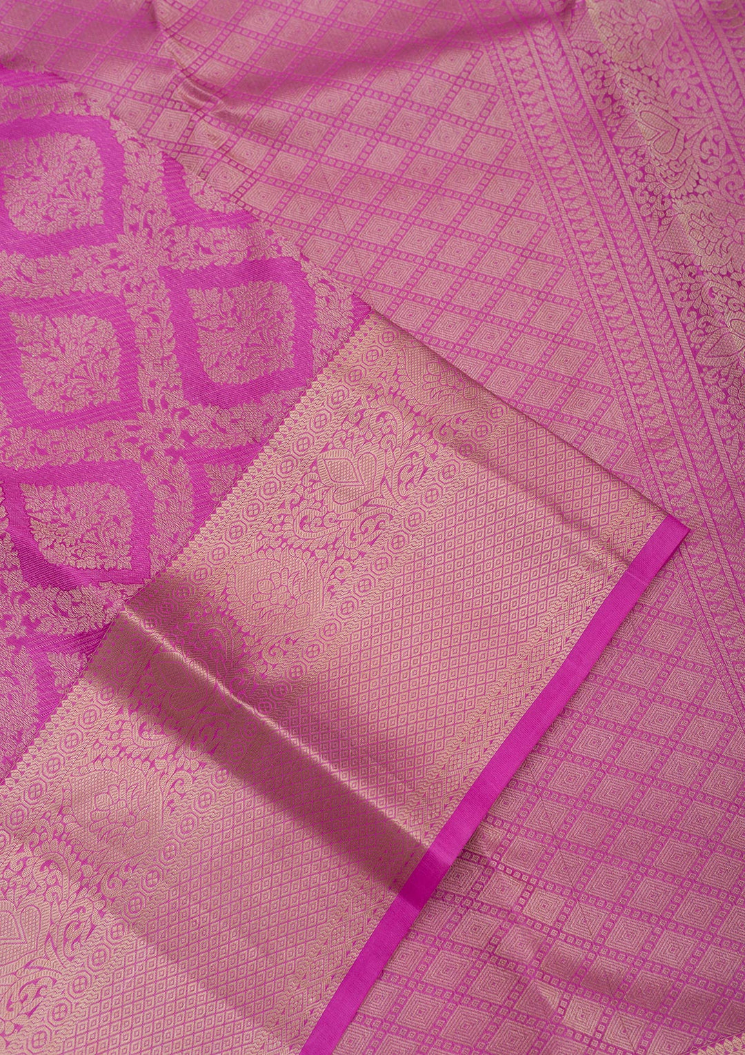 Magenta Pink Pure Silk Jaal Gold Zariwork Saree With Matching Blouse Piece