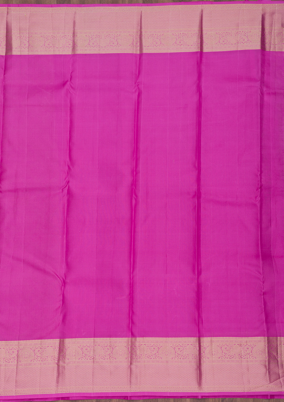 Magenta Pink Pure Silk Jaal Gold Zariwork Saree With Matching Blouse Piece