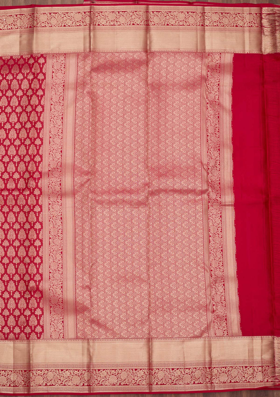 Maroon Silk Jaal Gold Zariwork Saree With Matching Blouse Piece
