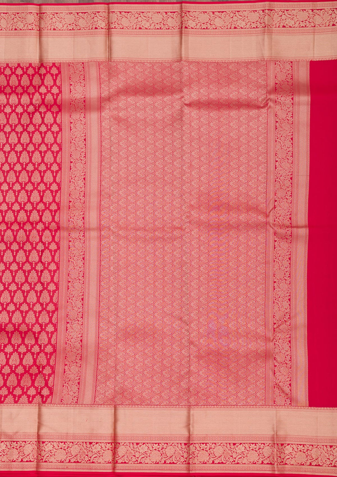 Red Silk Jaal Gold Zariwork Saree With Matching Blouse Piece