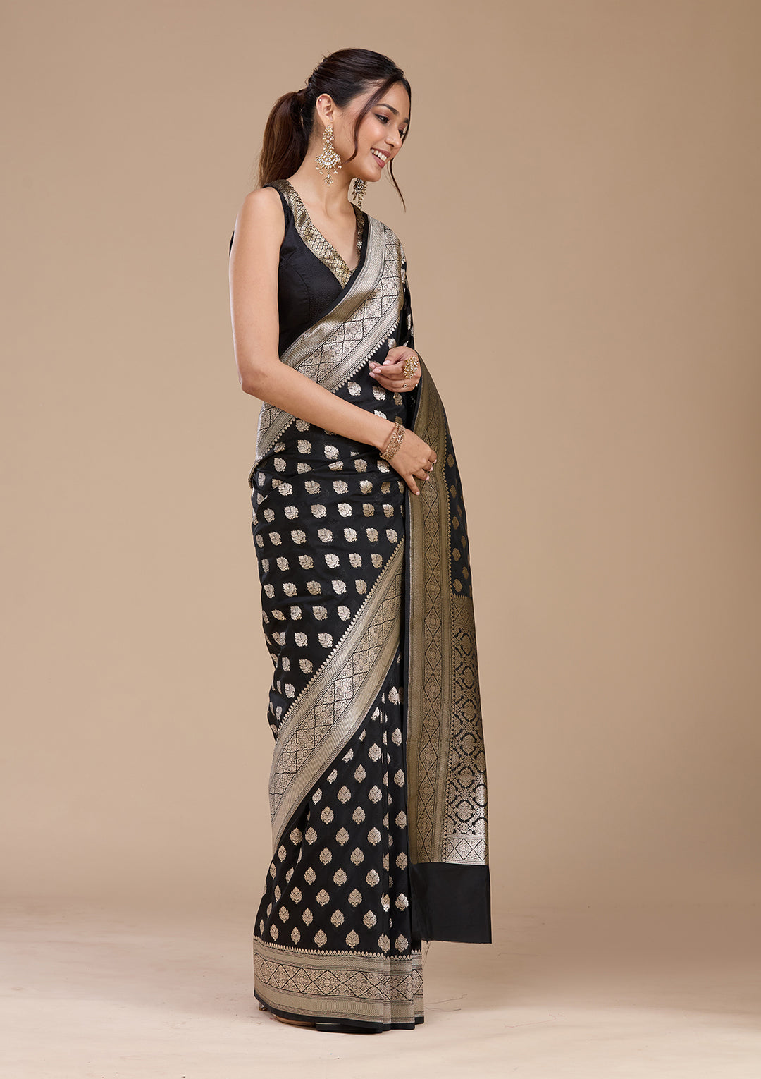 Black Silk Jaal Gold Zariwork Saree With Matching Blouse Piece