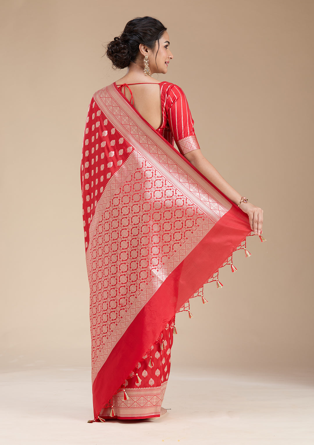 Red Silk Jaal Gold Zariwork Saree With Matching Blouse Piece