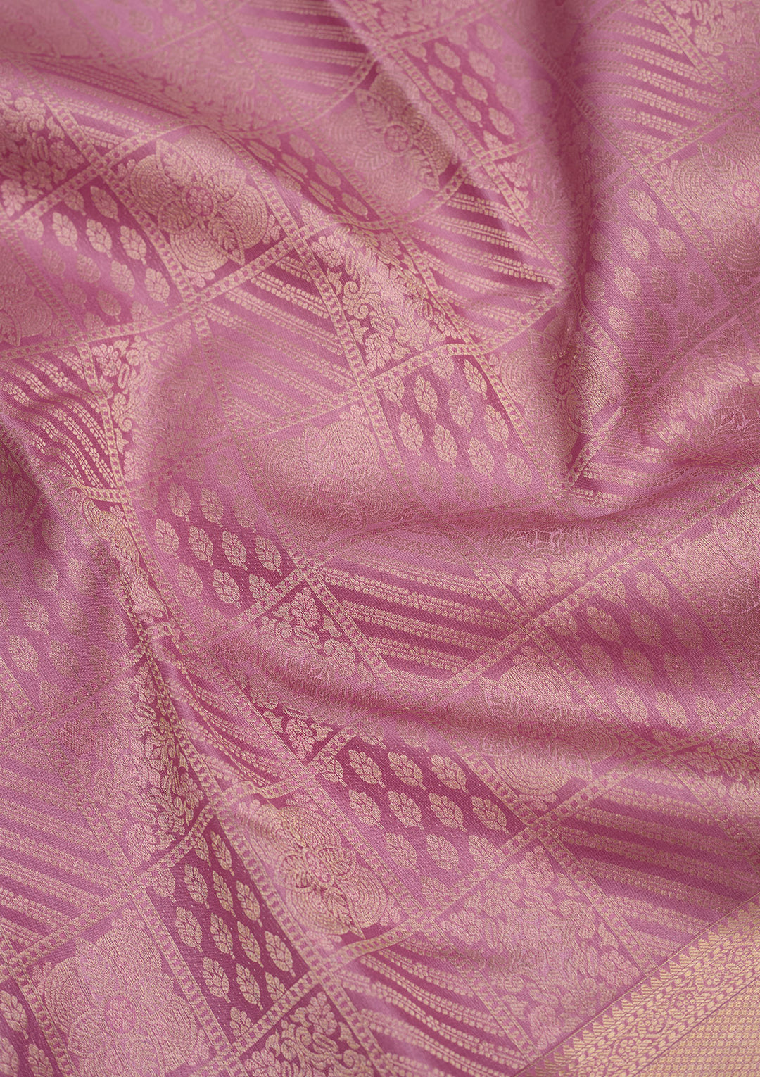 Mauve Pure Silk Jaal Gold Zariwork Saree With Matching Blouse Piece