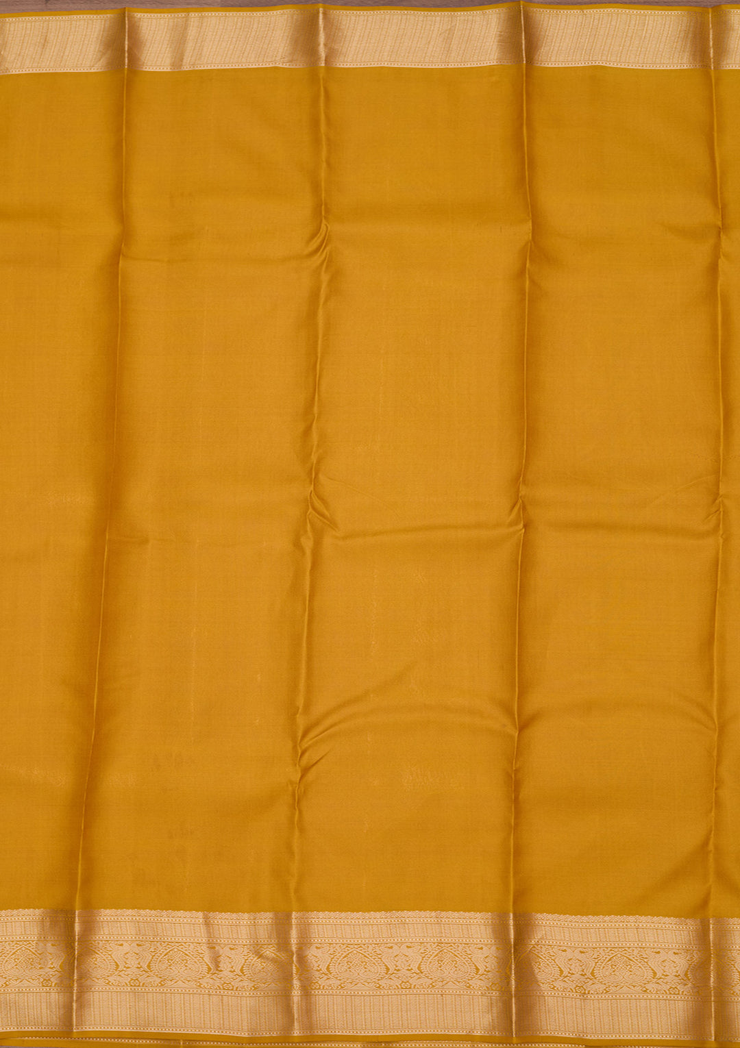 Gold Pure Silk Jaal Zariwork Saree With Matching Blouse Piece