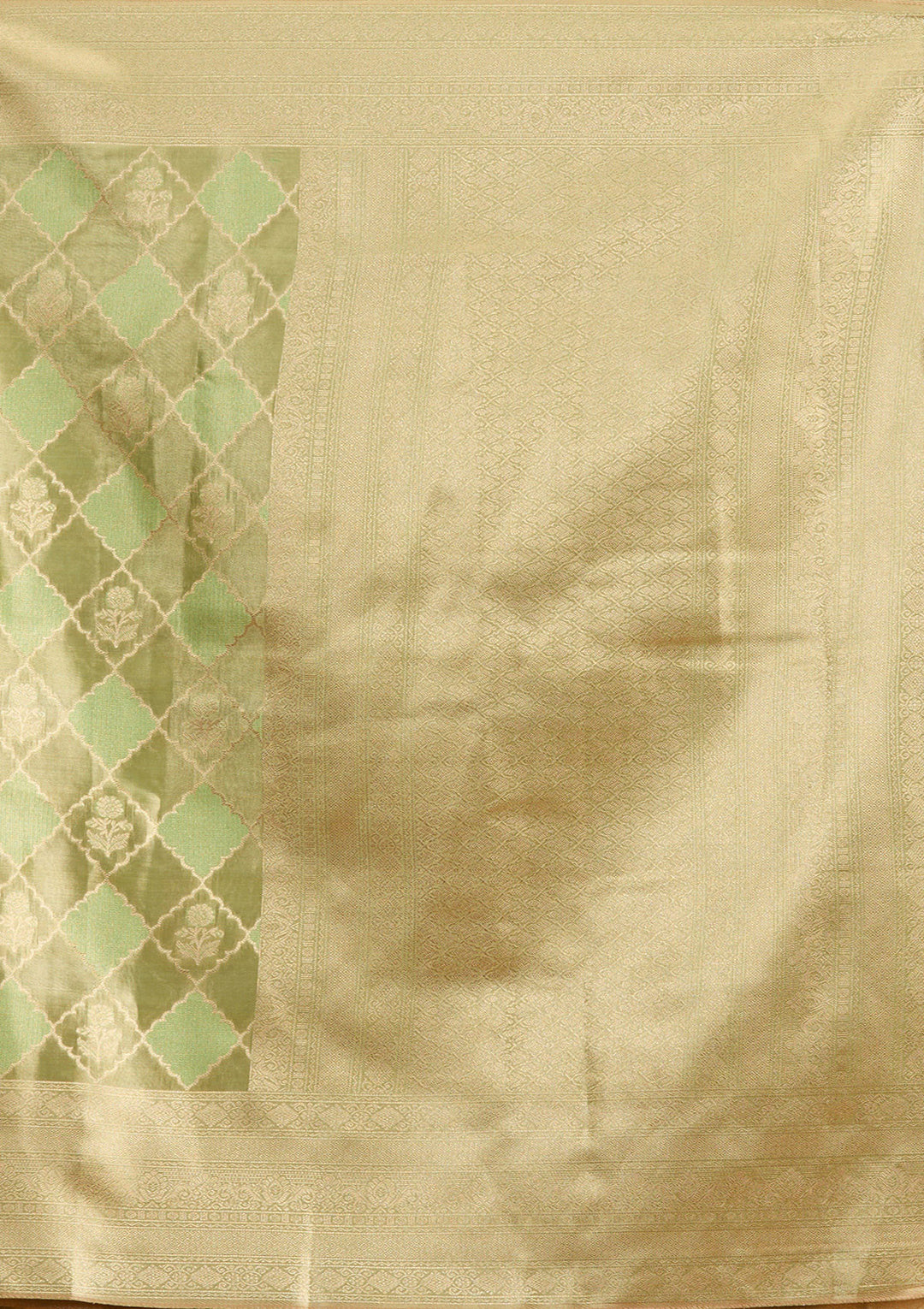 Leaf Green Silk Checks Gold Zariwork Saree With Matching Blouse Piece