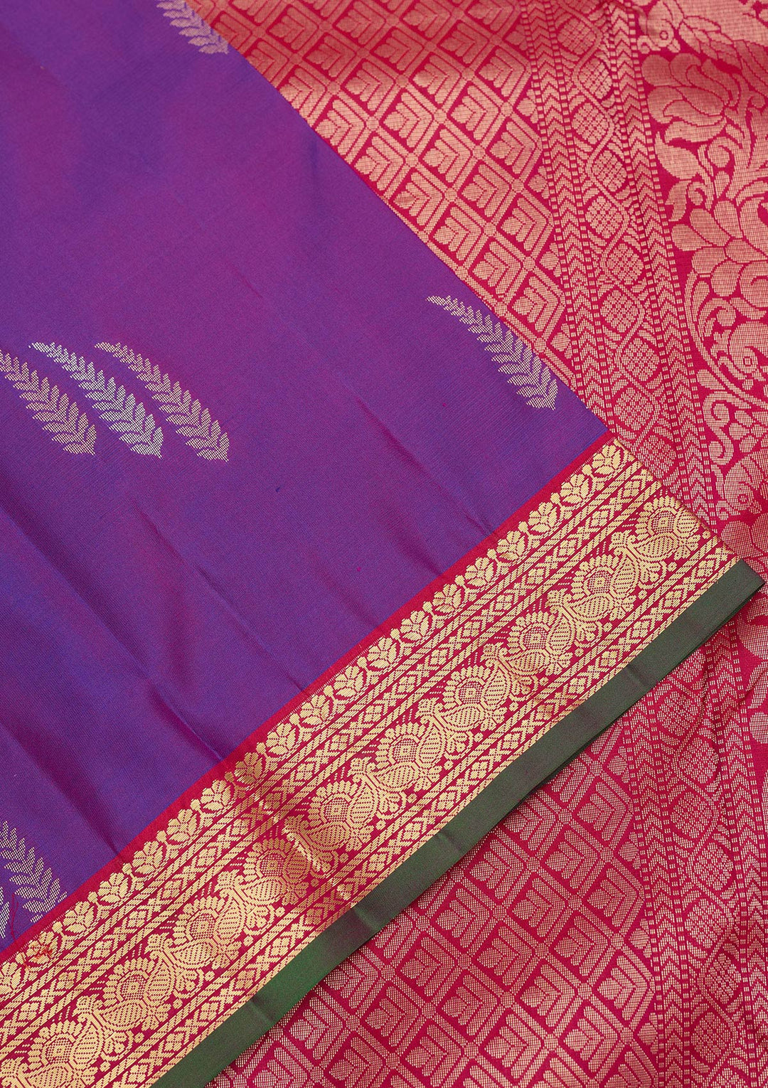 Purple Silk Buti Saree With Matching Blouse Piece