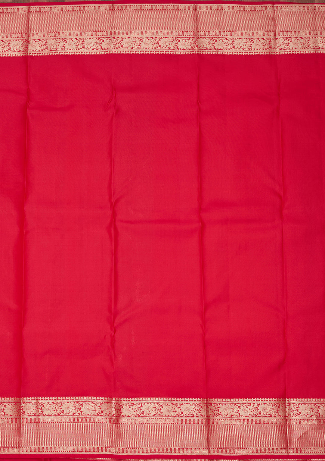 Red Pure Silk Jaal Zariwork Saree With Matching Blouse Piece