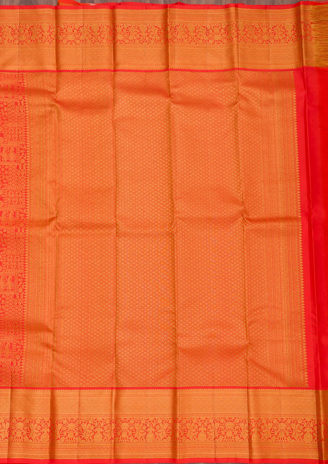 Red Silk Jaal Gold Zariwork Saree With Matching Blouse Piece