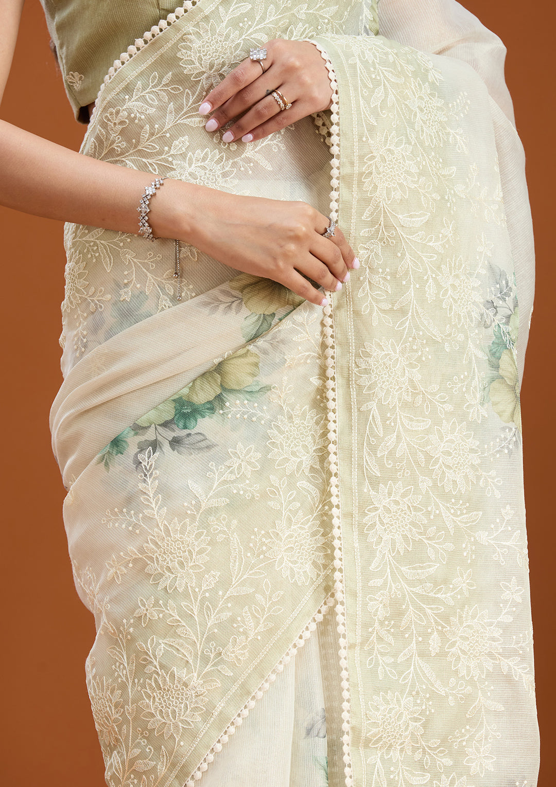 Beige Chanderi Threadwork Saree With Matching Blouse Piece