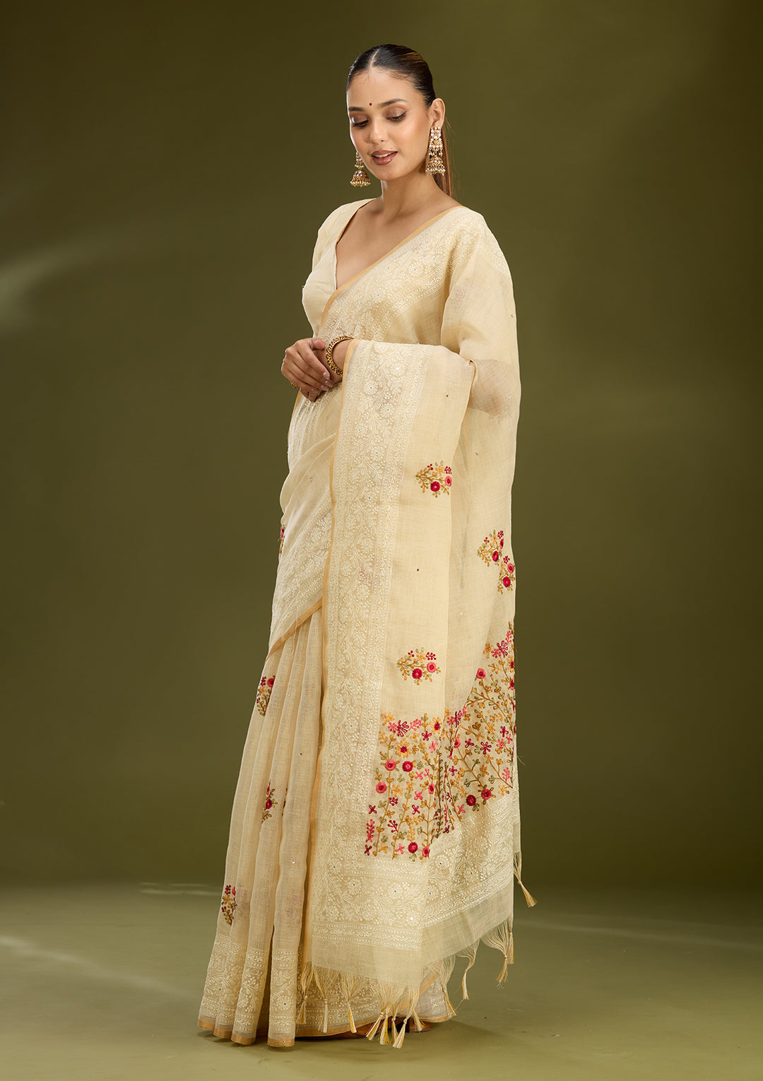 Beige Chanderi Threadwork Saree With Matching Blouse Piece