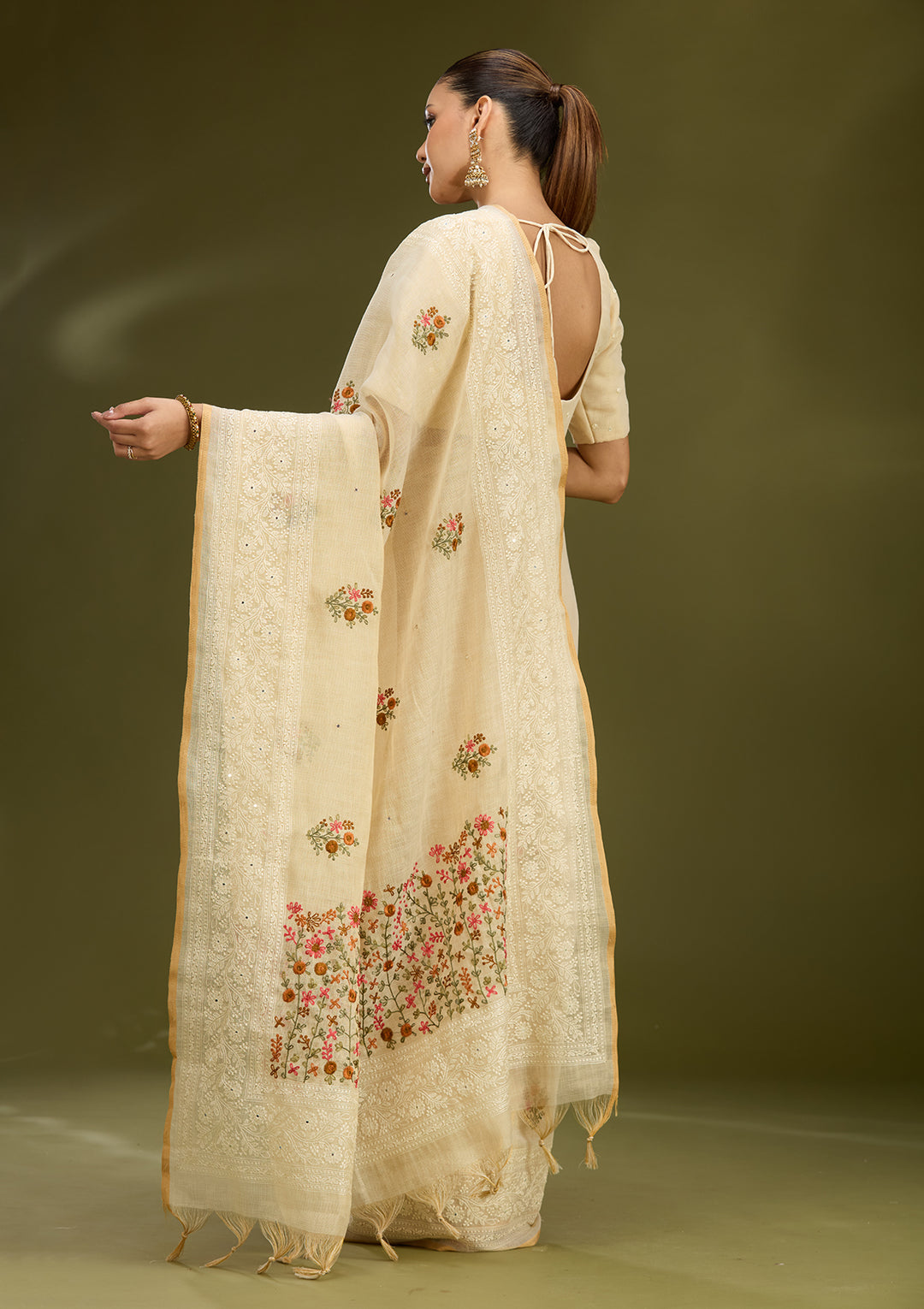 Beige Chanderi Threadwork Saree With Matching Blouse Piece