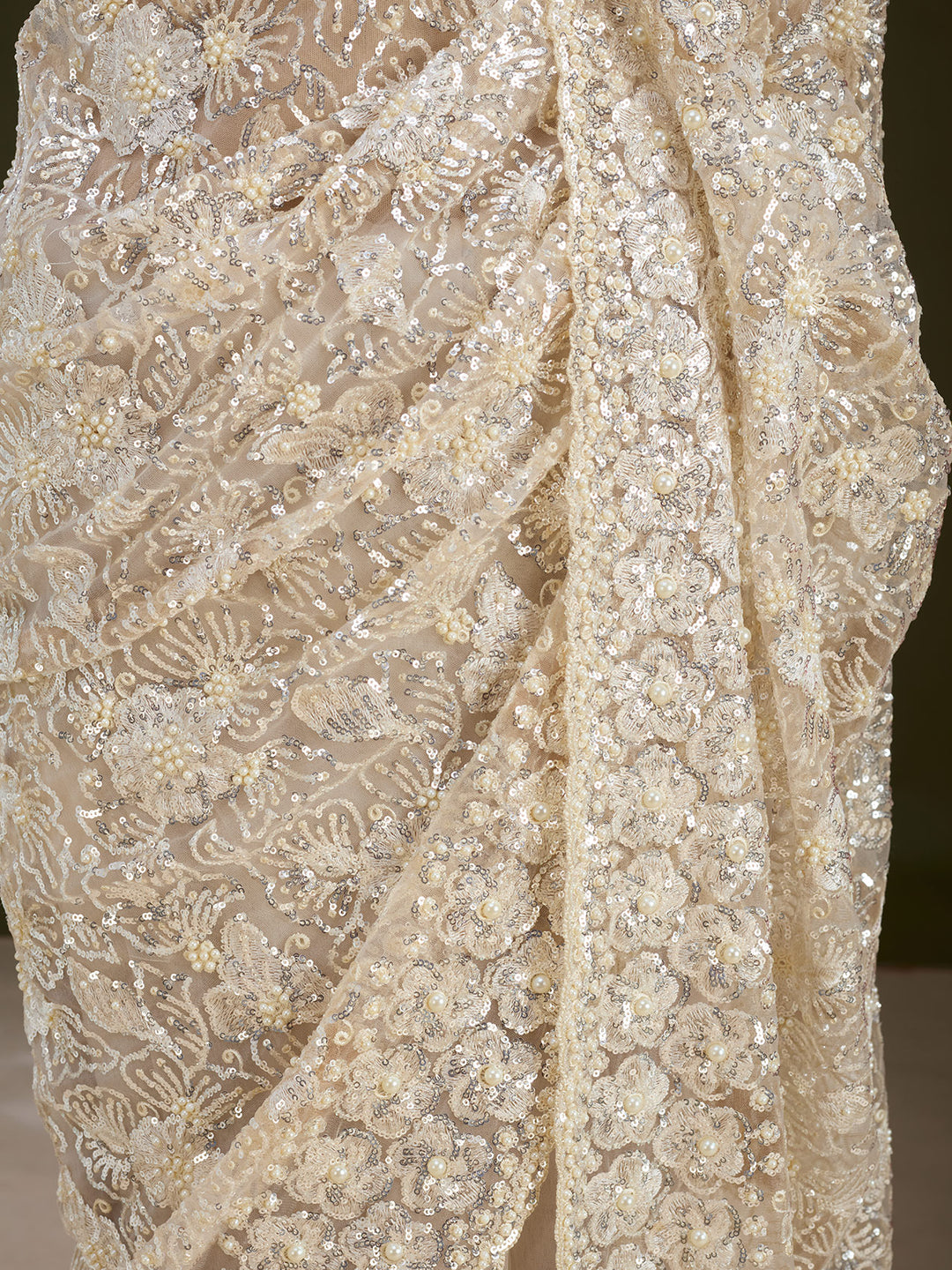 Cream Net Threadwork Saree With Matching Blouse Piece