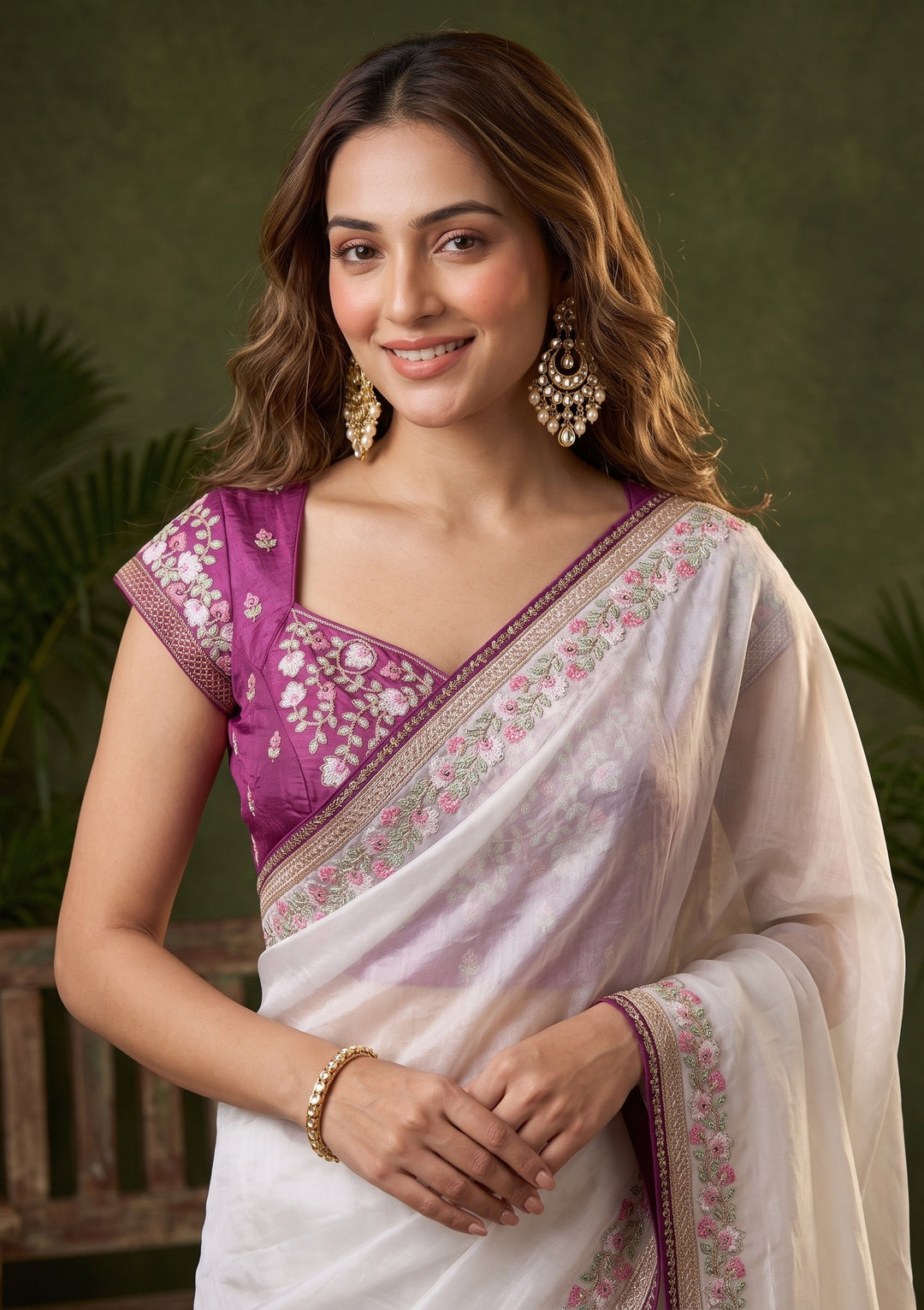 Off White Threadwork Tissue Saree With Matching Blouse Piece
