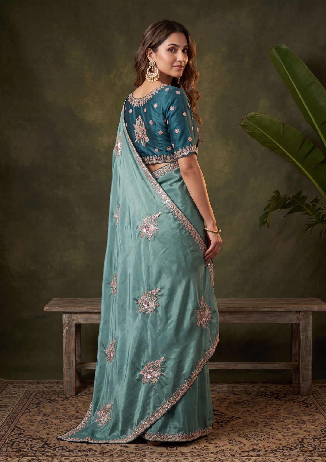 Sea Green Threadwork Crepe Saree With Matching Blouse Piece