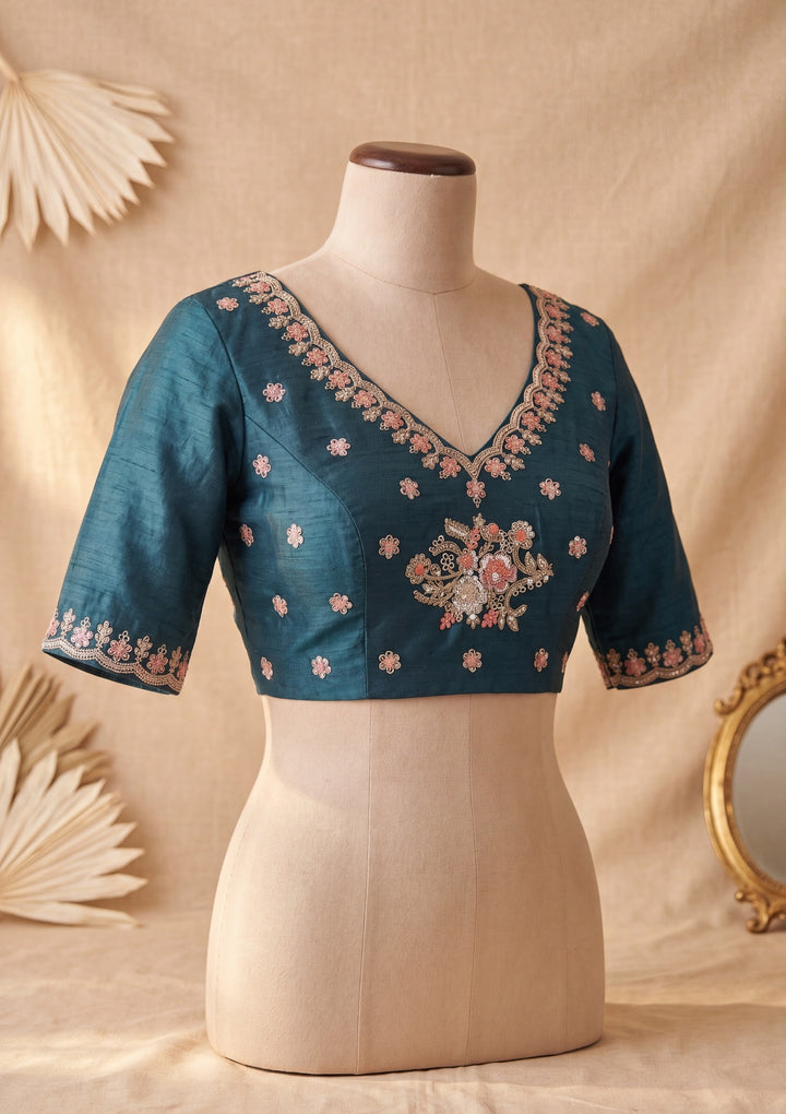 Sea Green Threadwork Crepe Saree With Matching Blouse Piece