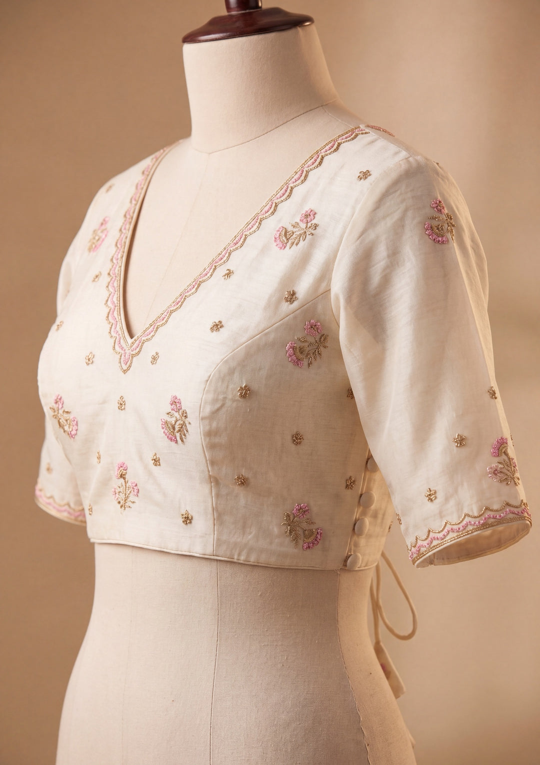 Off White Tissue Threadwork Saree With Matching Blouse Piece