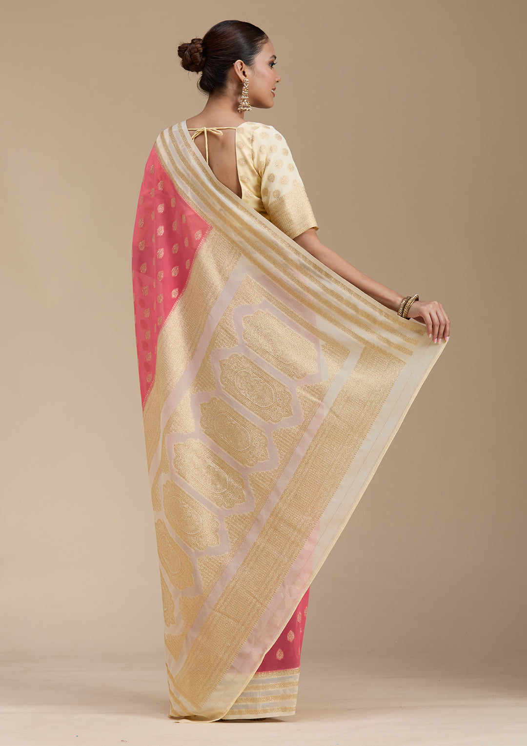 Peach Georgette Buti Gold Zariwork Saree With Matching Blouse Piece
