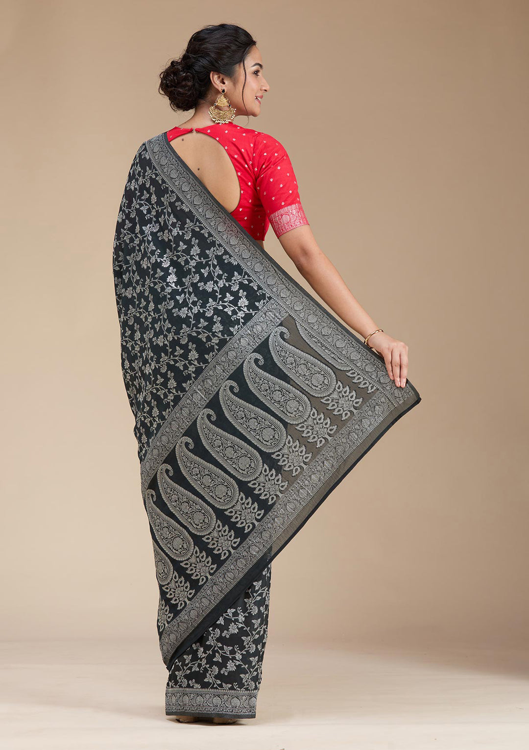 Black Georgette Jaal Gold Zariwork Saree With Matching Blouse Piece
