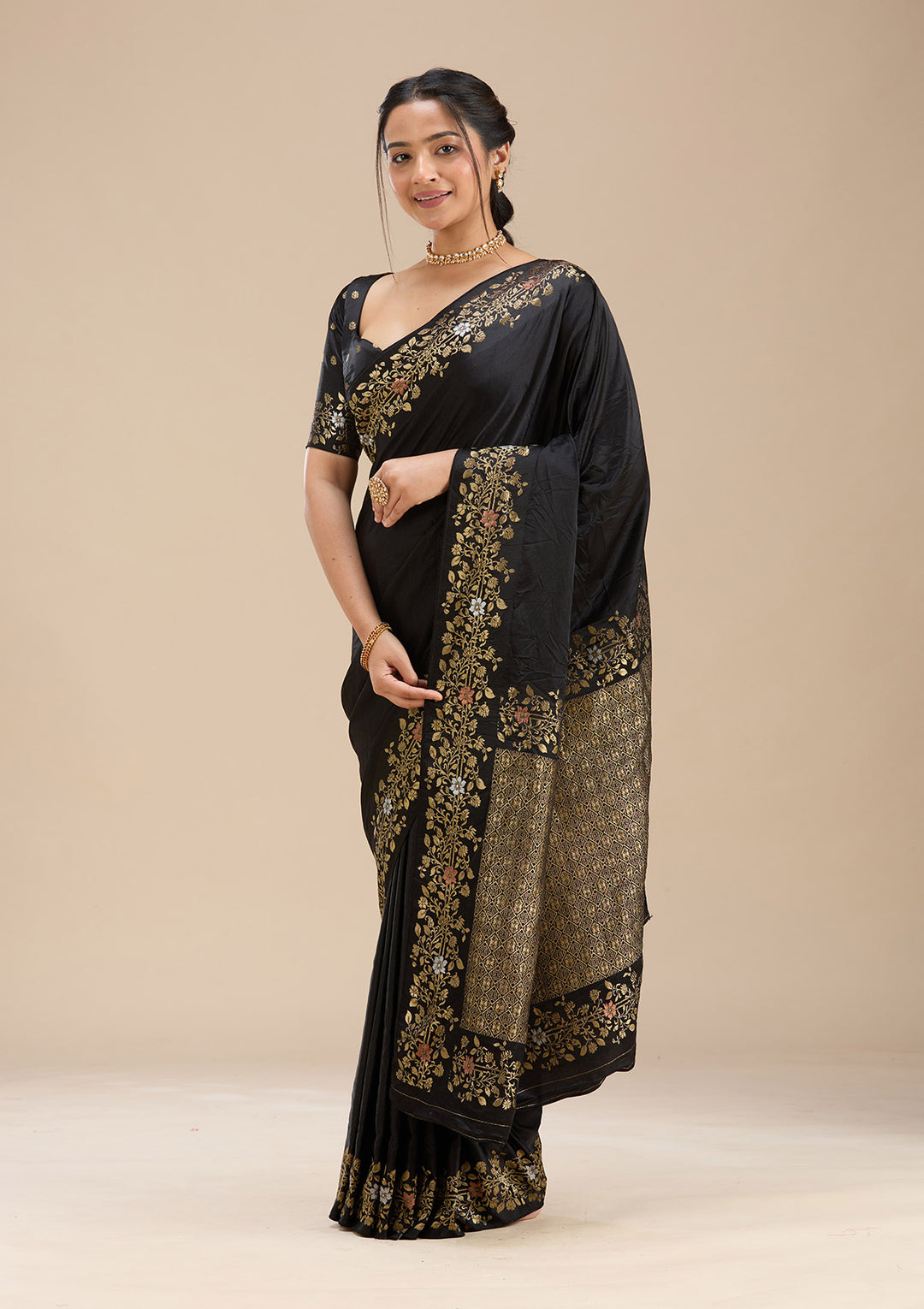 Black Silk Plain Saree With Matching Blouse Piece