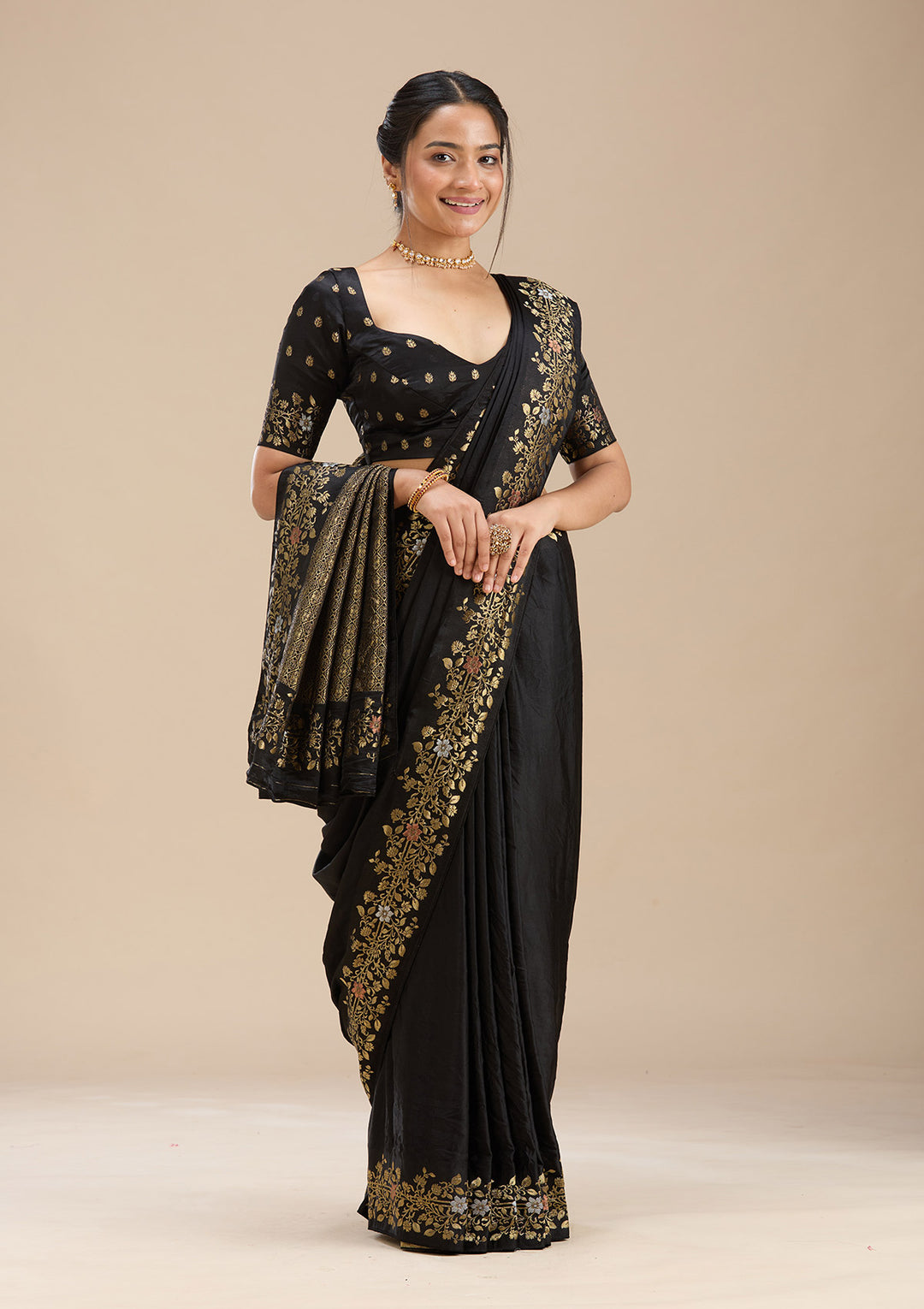 Black Silk Plain Saree With Matching Blouse Piece