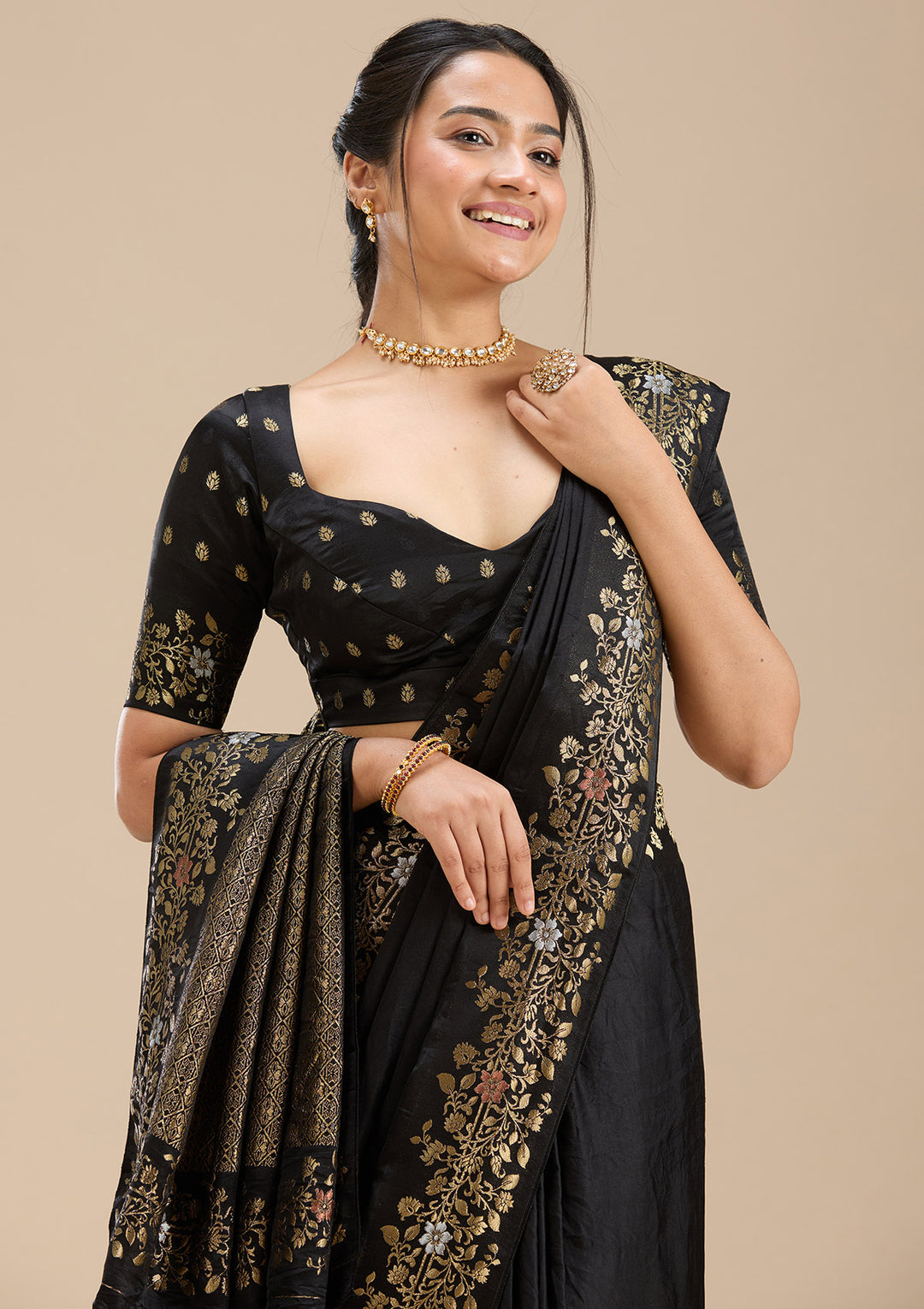 Black Silk Plain Saree With Matching Blouse Piece