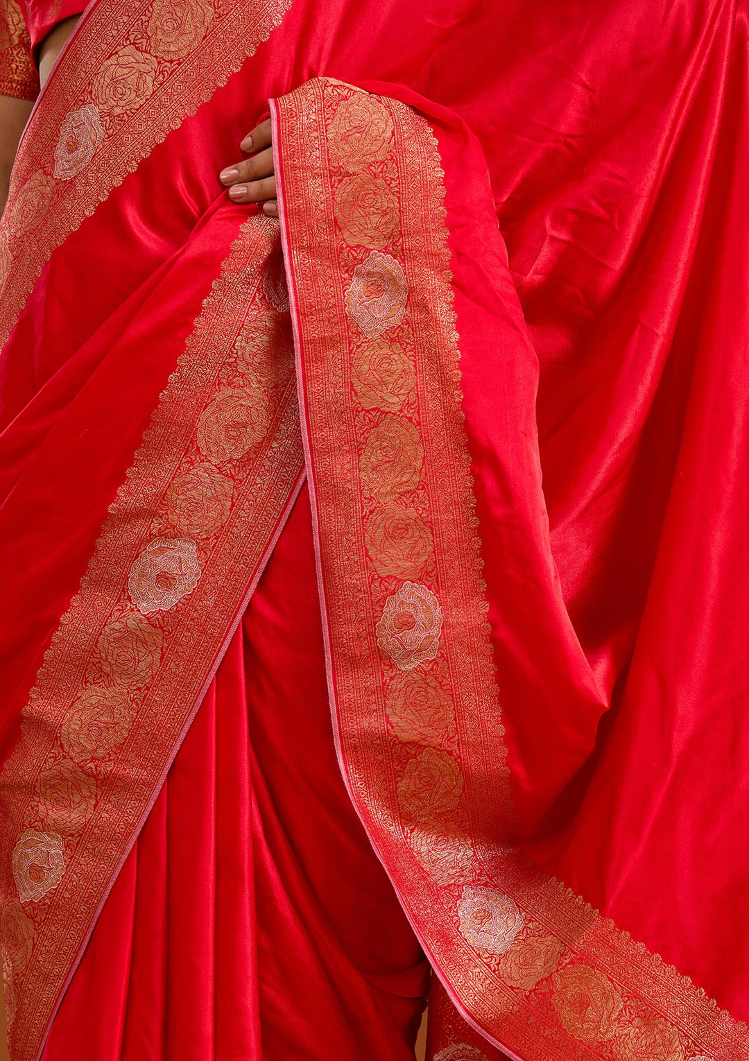 Red Silk Plain Zariwork Saree With Matching Blouse Piece