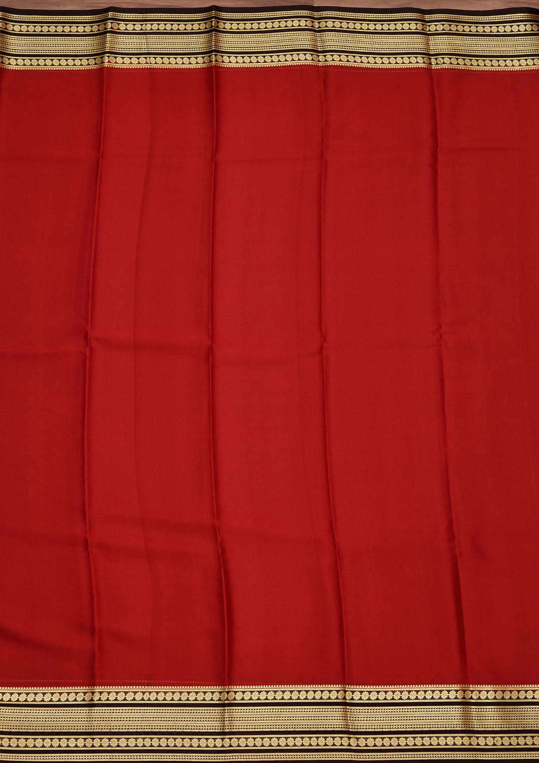 Red Crepe Plain Saree With Matching Blouse Piece