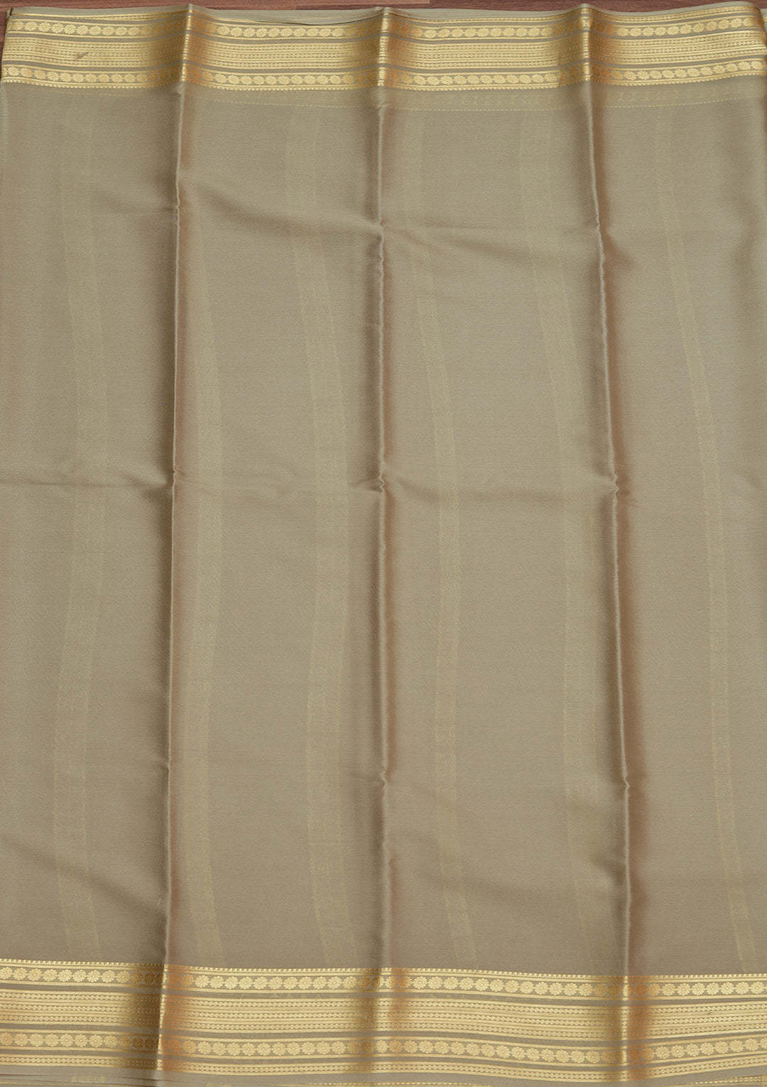 Wine Crepe Plain Saree With Matching Blouse Piece