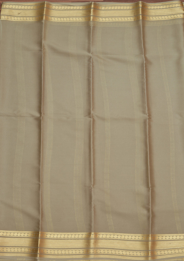 Wine Crepe Plain Saree With Matching Blouse Piece