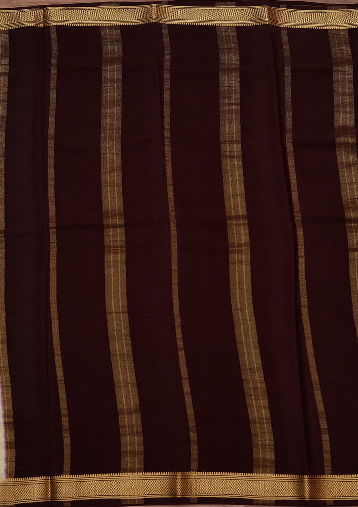 Off White Crepe Stripes Saree With Matching Blouse Piece