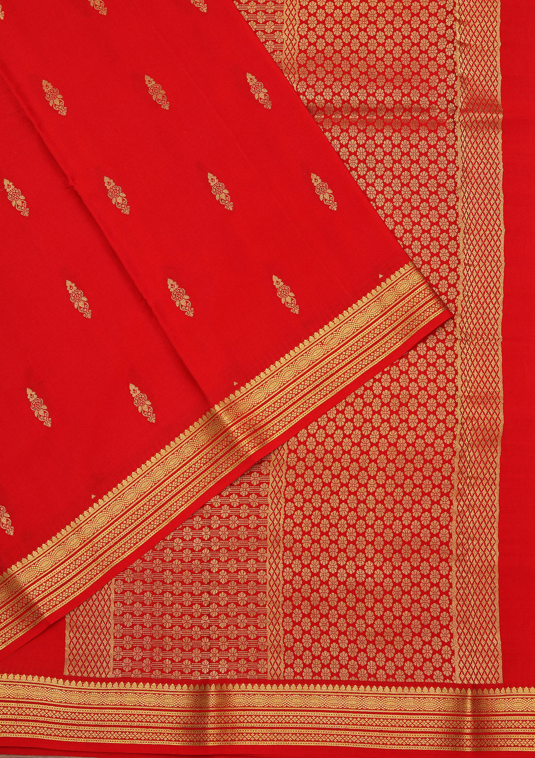Red Crepe Buti Saree With Matching Blouse Piece