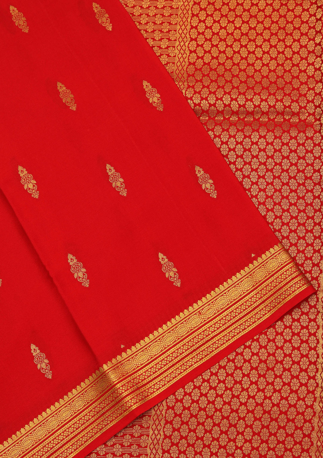 Red Crepe Buti Saree With Matching Blouse Piece