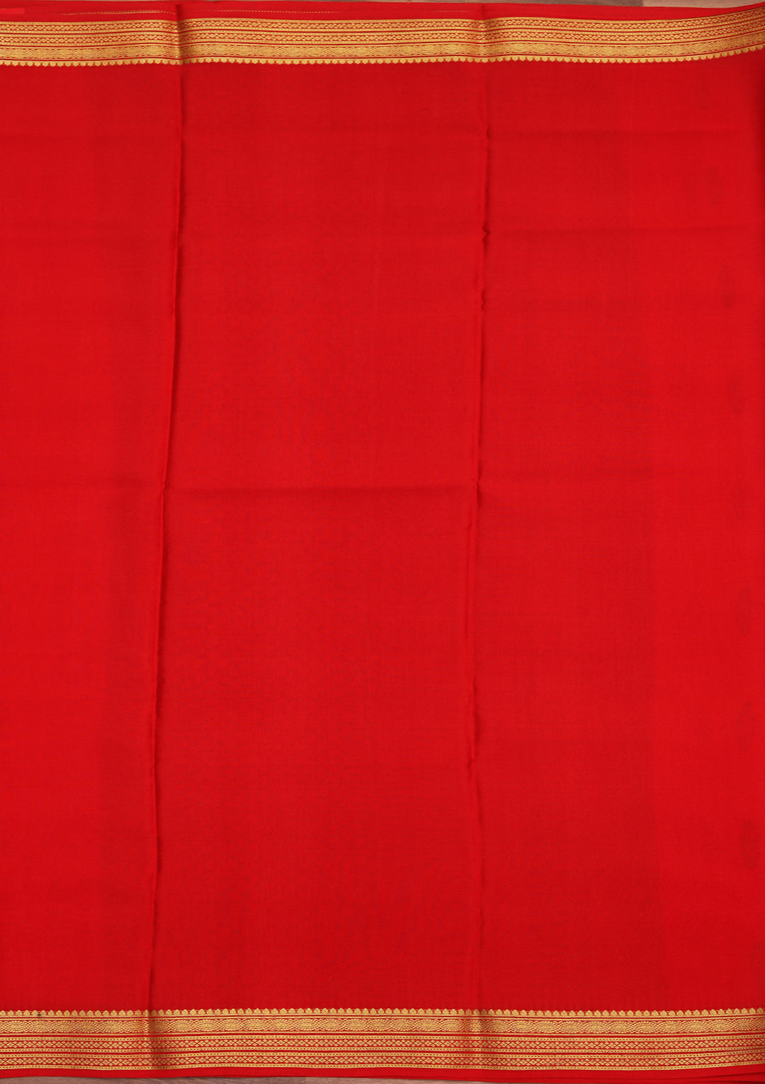 Red Crepe Buti Saree With Matching Blouse Piece