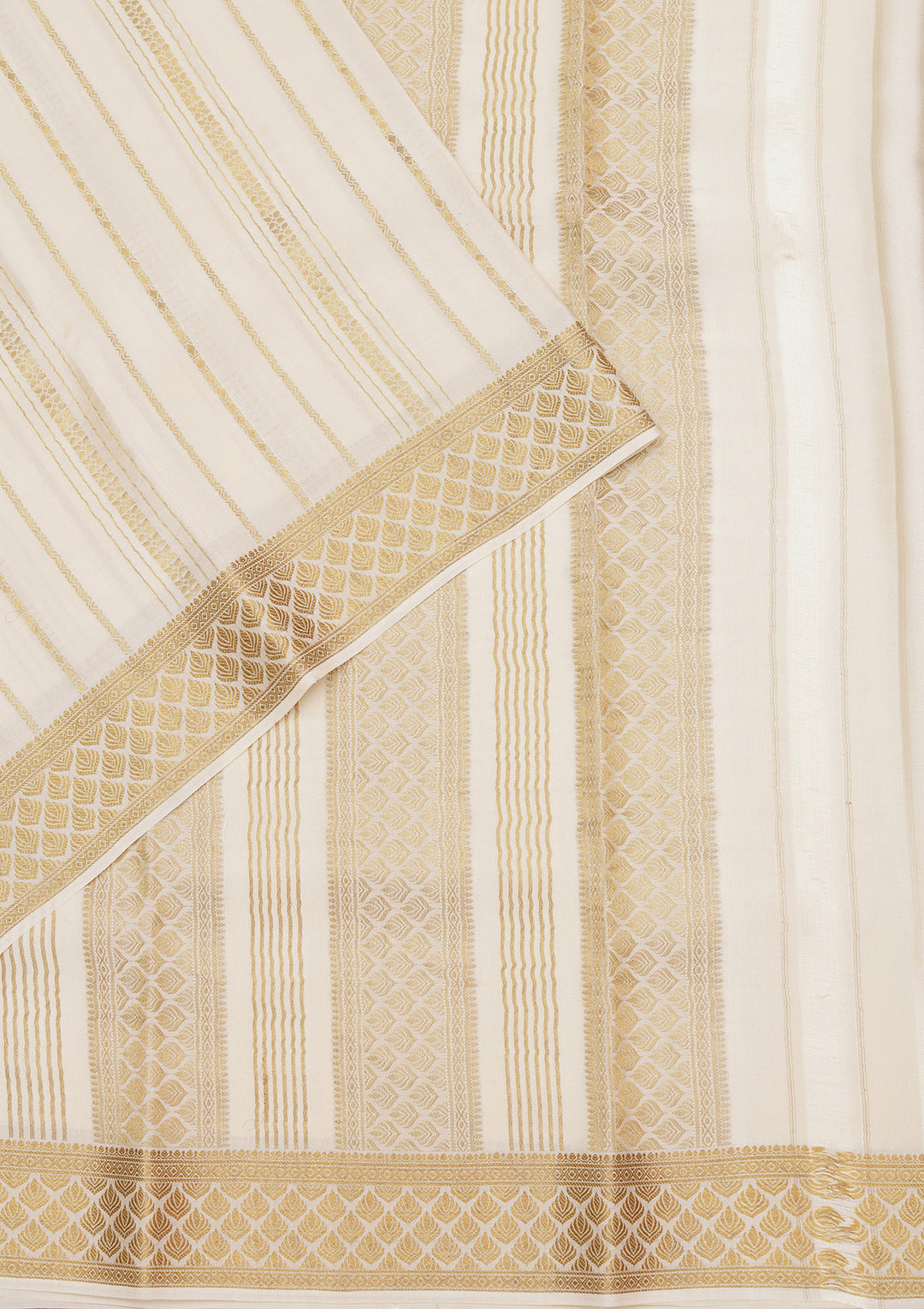 Off White Crepe Stripes Saree With Matching Blouse Piece