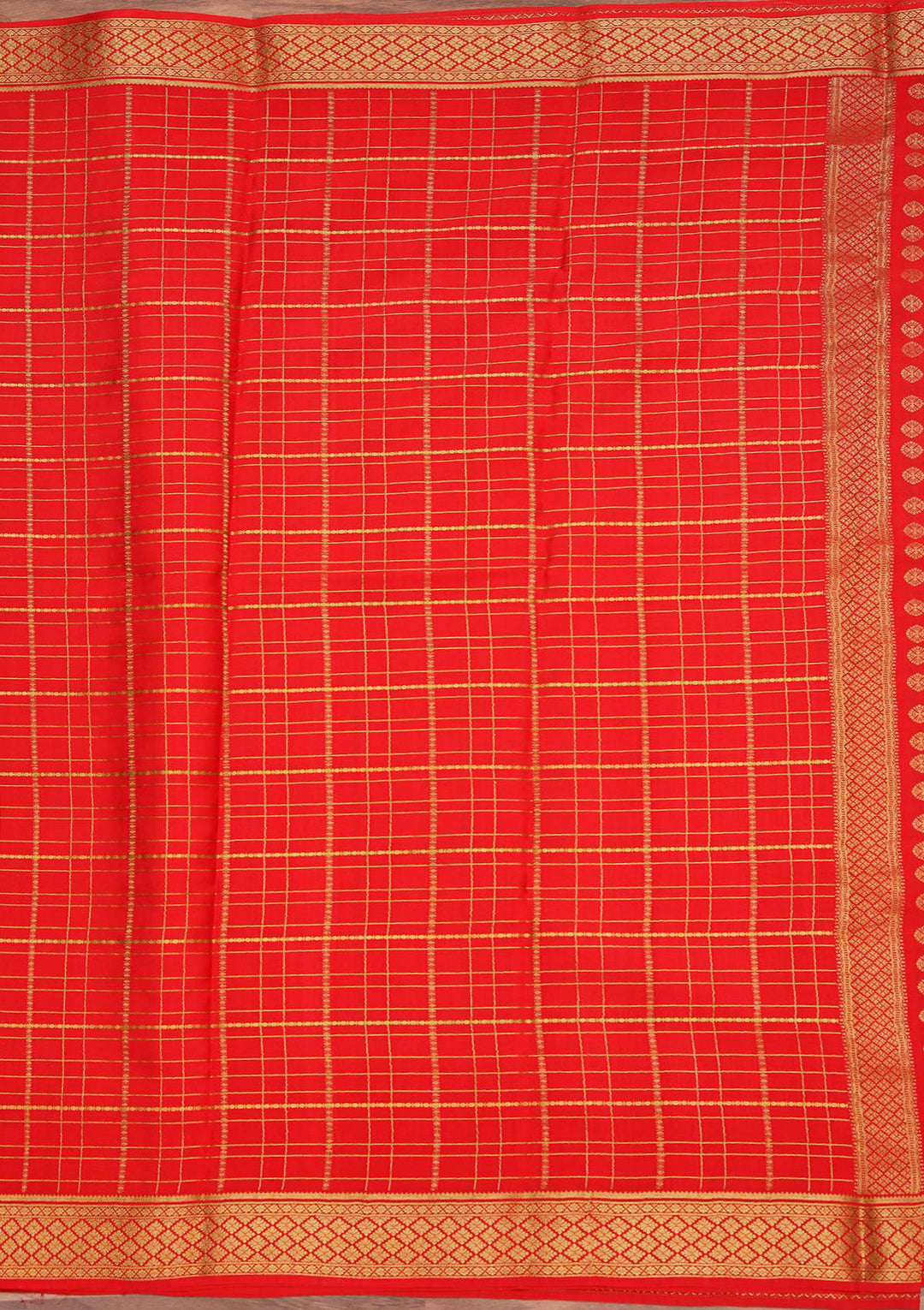 Red Crepe Checks Saree With Matching Blouse Piece