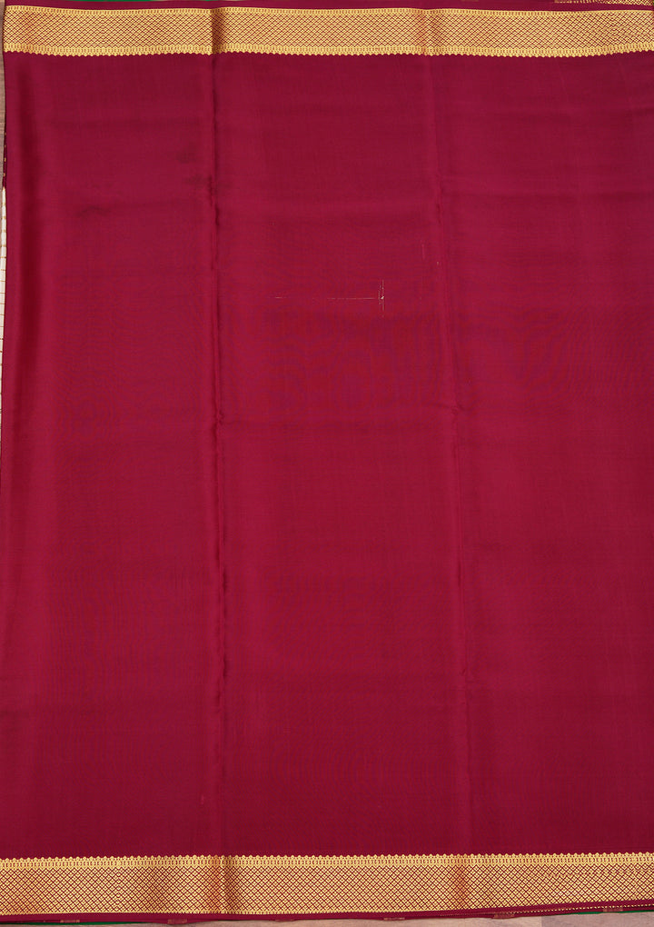 Off White Crepe Stripes Saree With Matching Blouse Piece