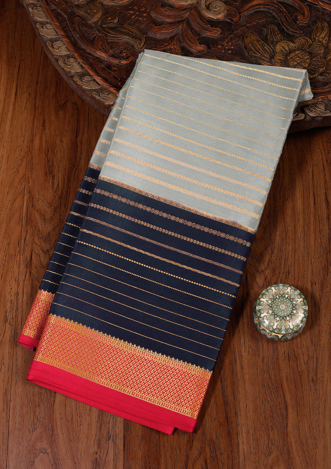 Sea Green Crepe Stripes Saree With Matching Blouse Piece
