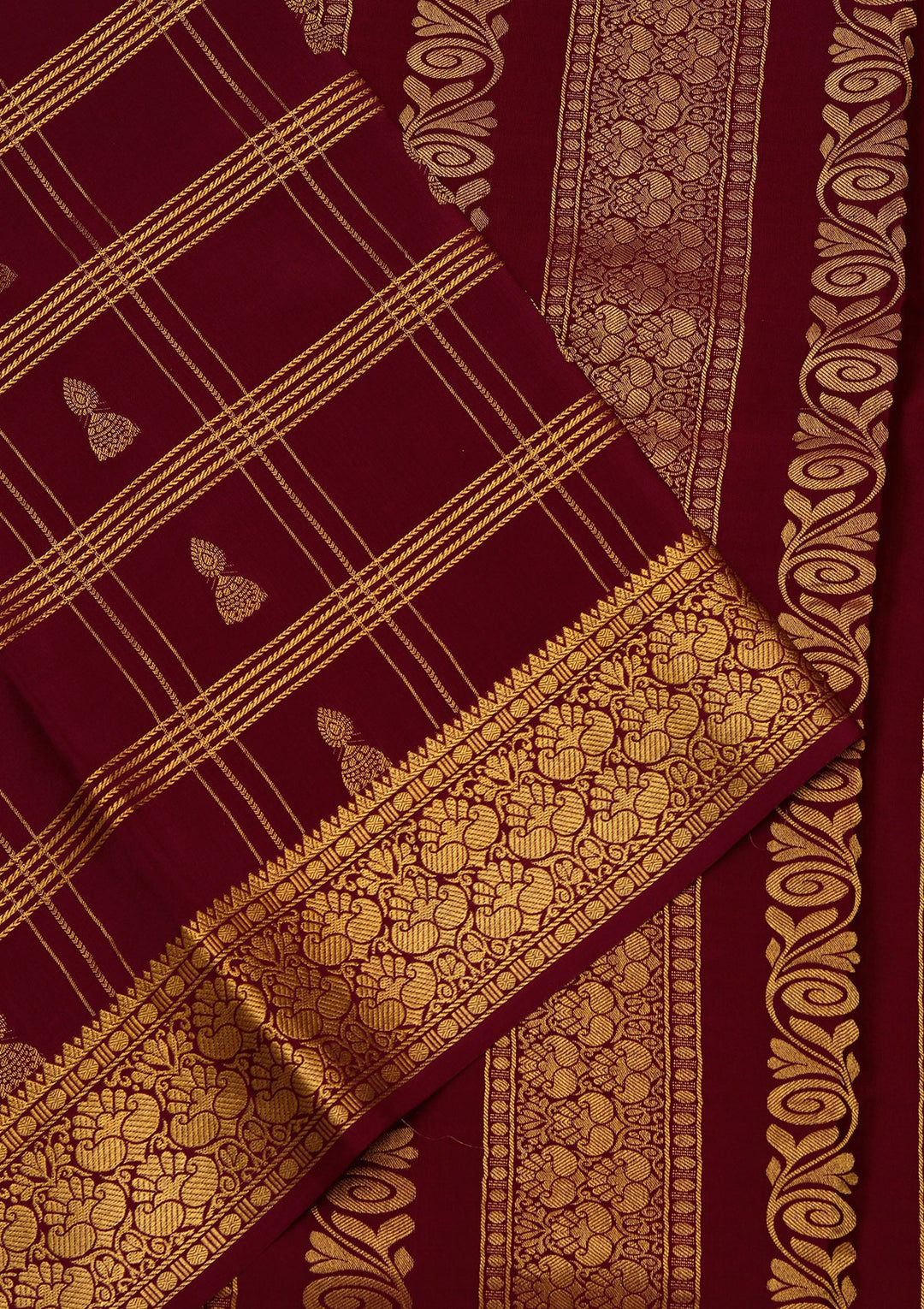 Pink Crepe Checks Saree With Matching Blouse Piece