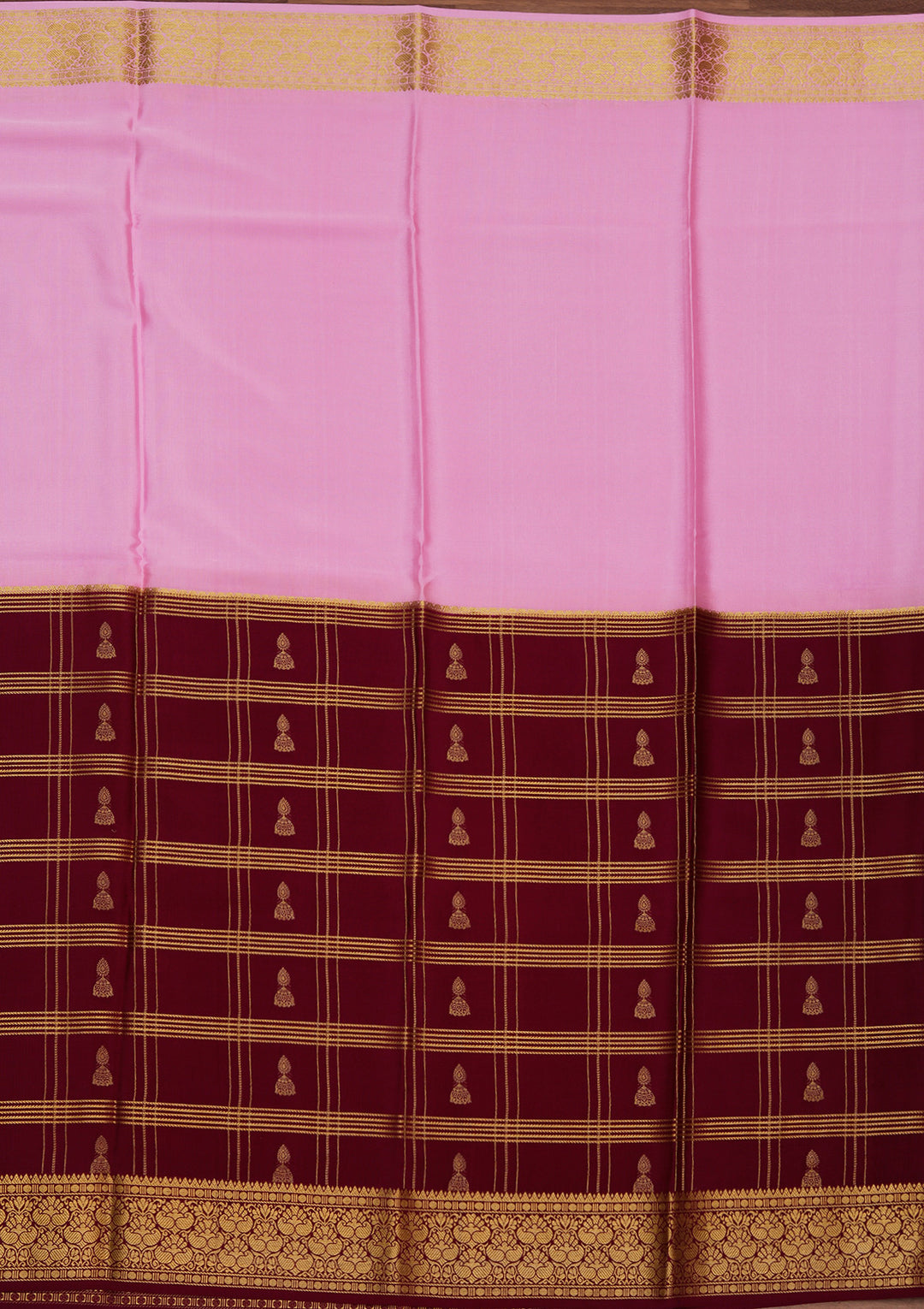 Pink Crepe Checks Saree With Matching Blouse Piece