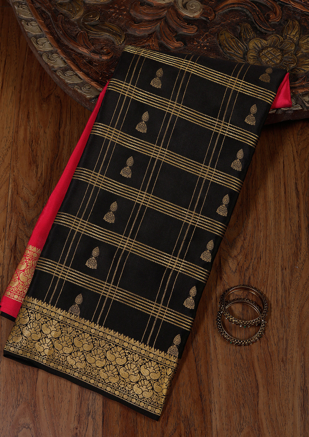 Rani Pink Crepe Checks Saree With Matching Blouse Piece
