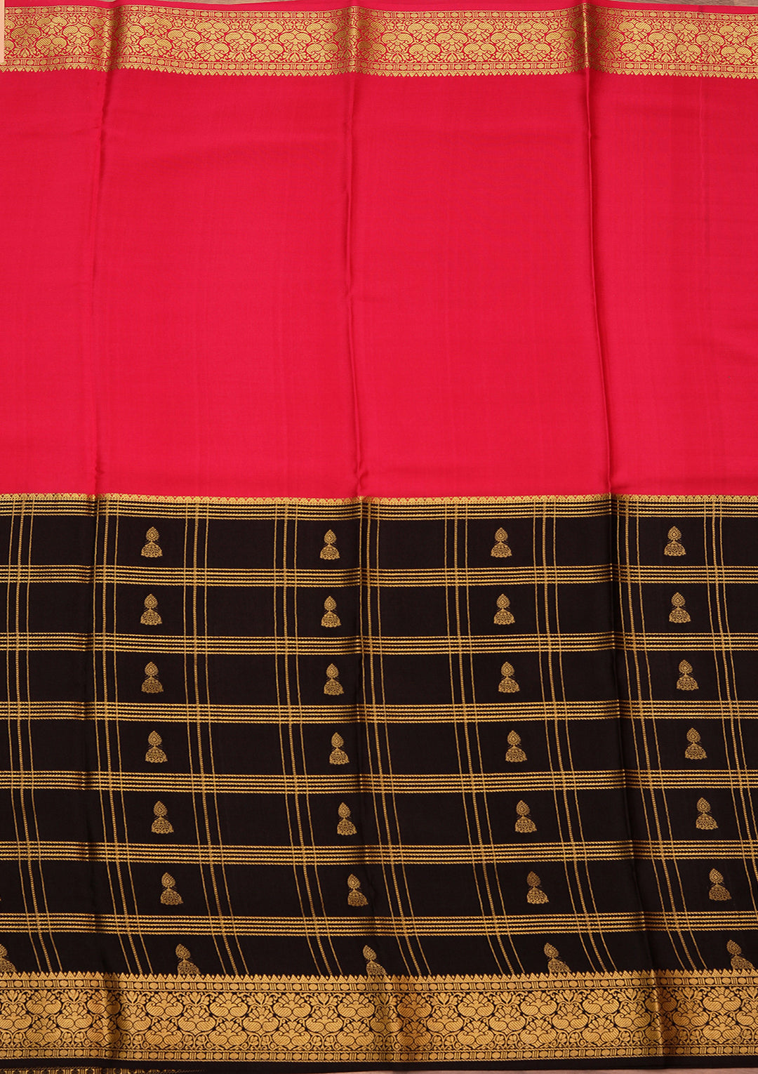 Rani Pink Crepe Checks Saree With Matching Blouse Piece