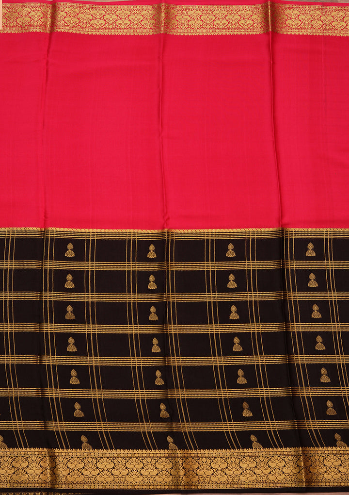 Rani Pink Crepe Checks Saree With Matching Blouse Piece