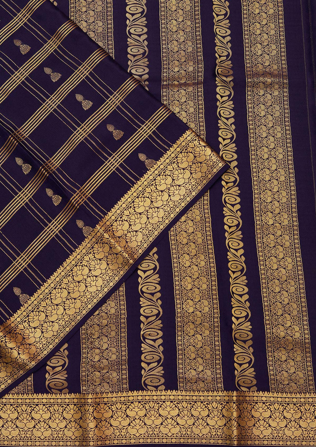Sky Blue Crepe Checks Saree With Matching Blouse Piece