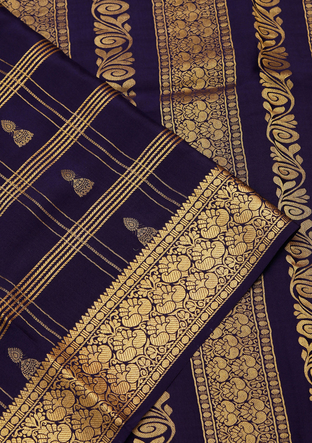 Sky Blue Crepe Checks Saree With Matching Blouse Piece
