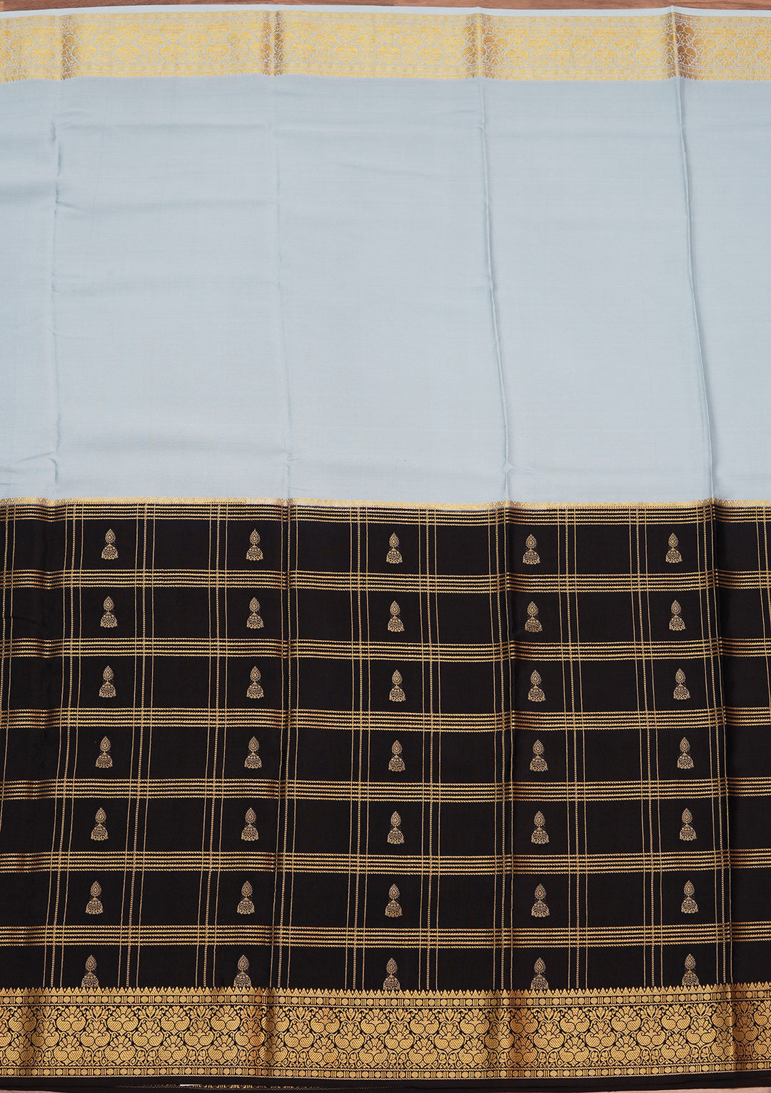 Sky Blue Crepe Checks Saree With Matching Blouse Piece