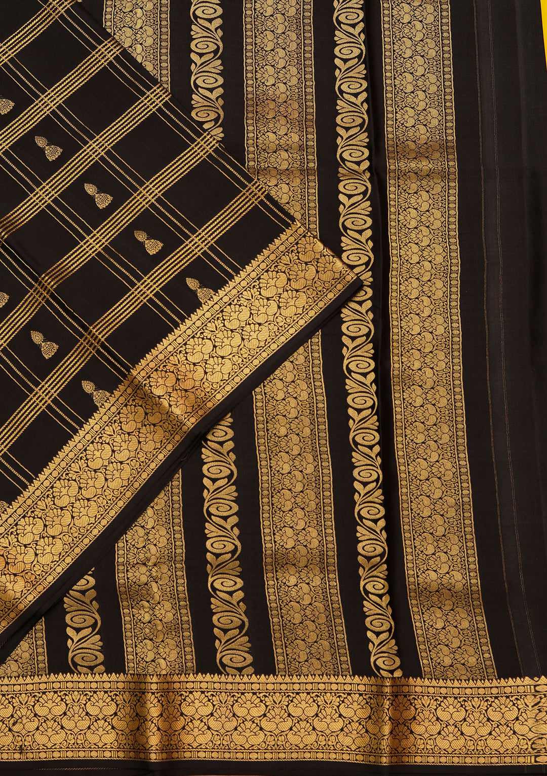 Yellow Crepe Checks Saree With Matching Blouse Piece