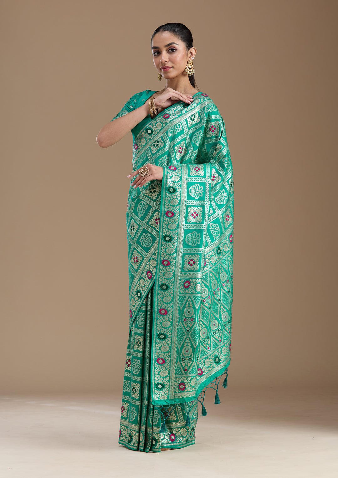 Rama Green Silk Jaal Saree With Matching Blouse Piece