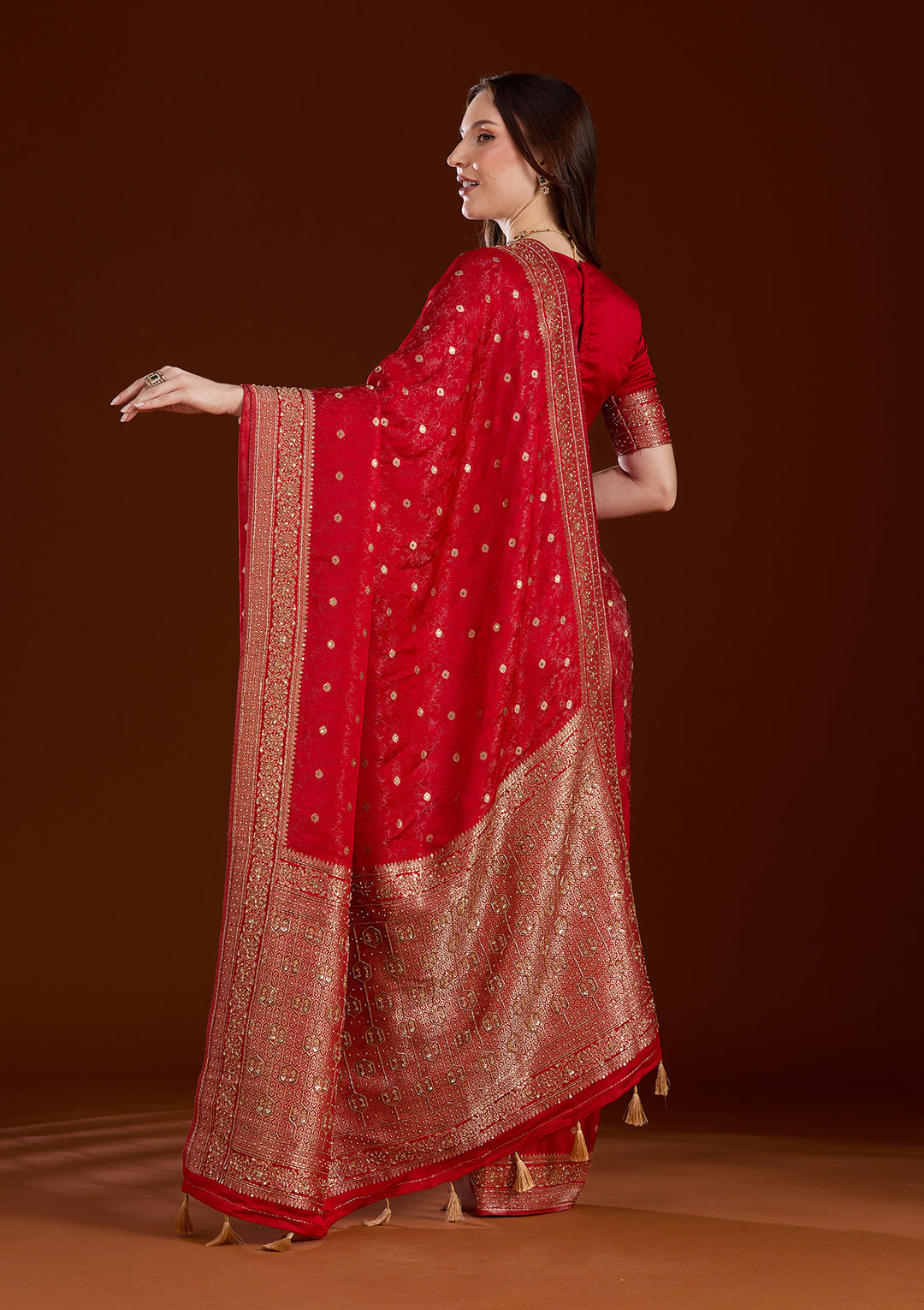 Red Silk Buti Cutdana Saree With Matching Blouse Piece