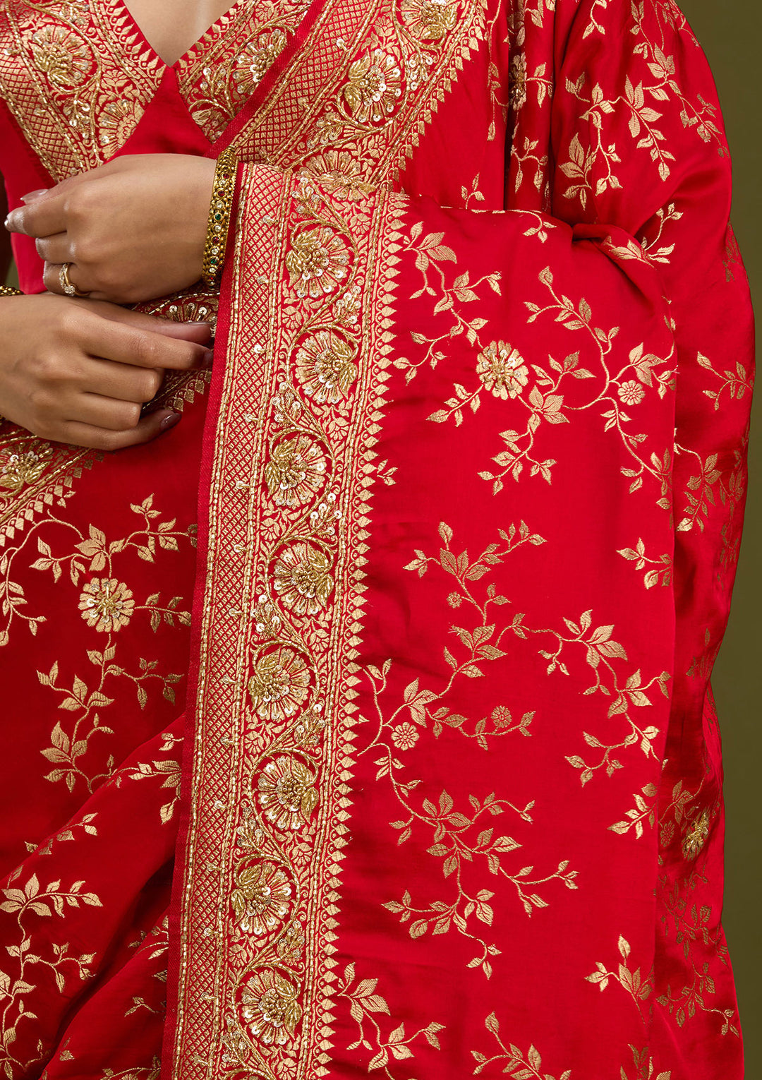 Red Silk Buti Cutdana Saree With Matching Blouse Piece